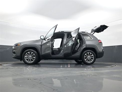 Used 2020 Jeep Cherokee Latitude Lux w/ Comfort/Convenience Group image 34