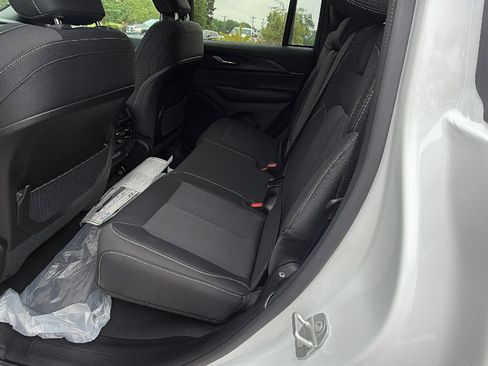 New 2026 Jeep Grand Cherokee Laredo RWD image 19