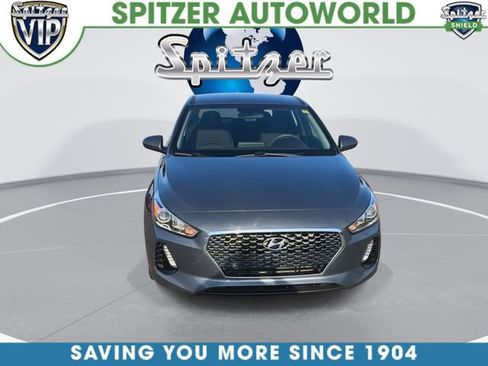 Used 2018 Hyundai Elantra GT image 3