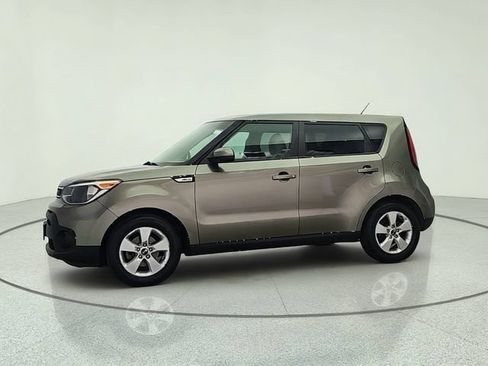 Used 2019 Kia Soul FWD image 3