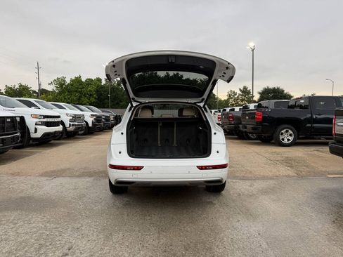 Used 2018 Audi Q5 Prestige w/ Prestige Package AWD/4WD image 39
