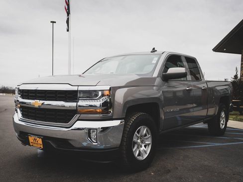 Used 2017 Chevrolet Silverado 1500 LT w/ All Star Edition image 18