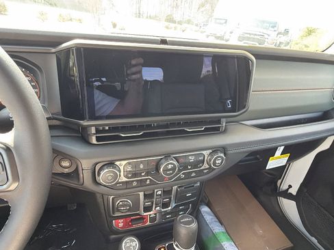 New 2026 Jeep Gladiator Mojave image 27