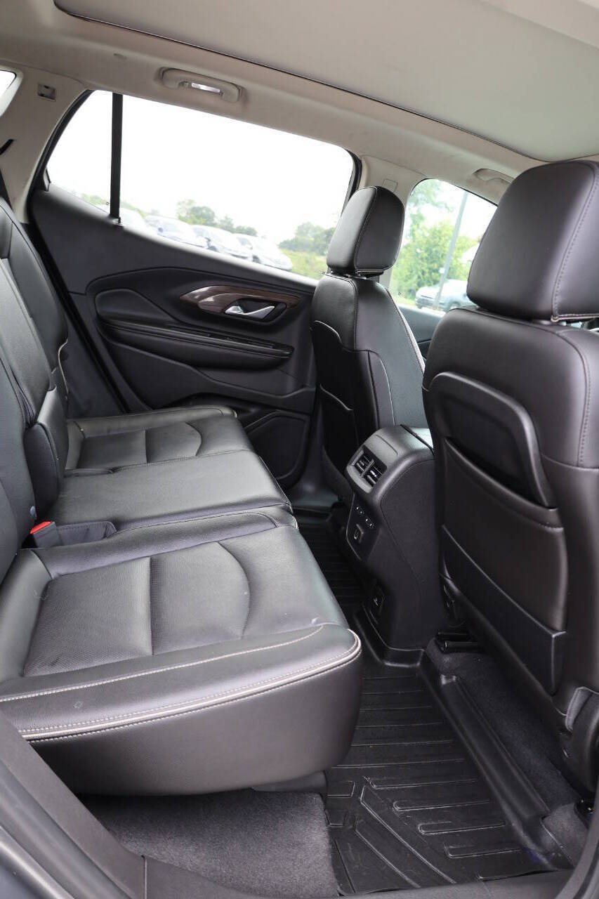 Used 2020 GMC Terrain Denali w/ Denali Premium Package AWD/4WD image 16