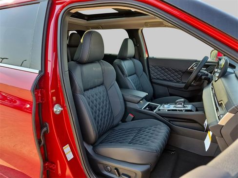 New 2025 Mitsubishi Outlander SEL image 26