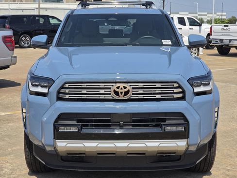 Used 2025 Toyota 4Runner Limited AWD/4WD image 3