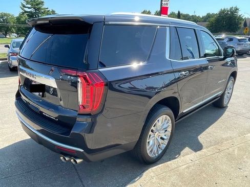 Used 2024 GMC Yukon Denali w/ Advanced Technology Package AWD/4WD image 3