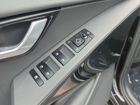 Certified 2023 Kia Niro EX Touring FWD image 18