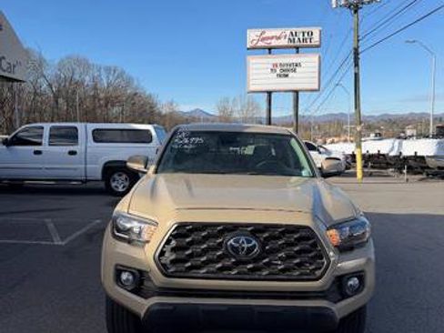 Used 2020 Toyota Tacoma SR5 image 4