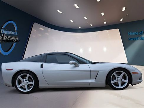 Used 2005 Chevrolet Corvette Coupe w/ Preferred Equipment Group image 4