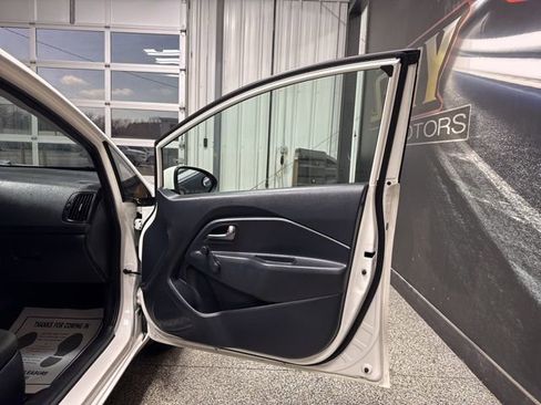 Used 2015 Kia Rio LX image 25