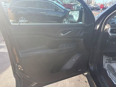 Used 2021 GMC Acadia SLT w/ Elevation Edition image 18