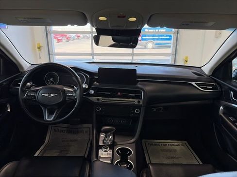 Used 2025 Genesis G70 2.5T image 12