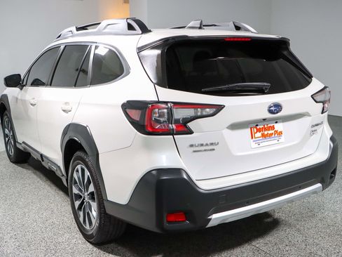 Used 2023 Subaru Outback Limited AWD/4WD image 9