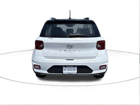 New 2026 Hyundai Venue SEL FWD image 4