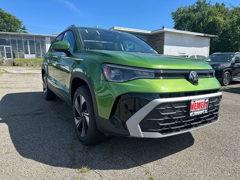New 2026 Volkswagen Taos SE AWD/4WD image 5