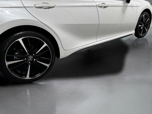 Used 2020 Toyota Camry XSE image 16