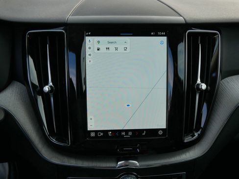 Certified 2025 Volvo XC60 B5 Plus image 21