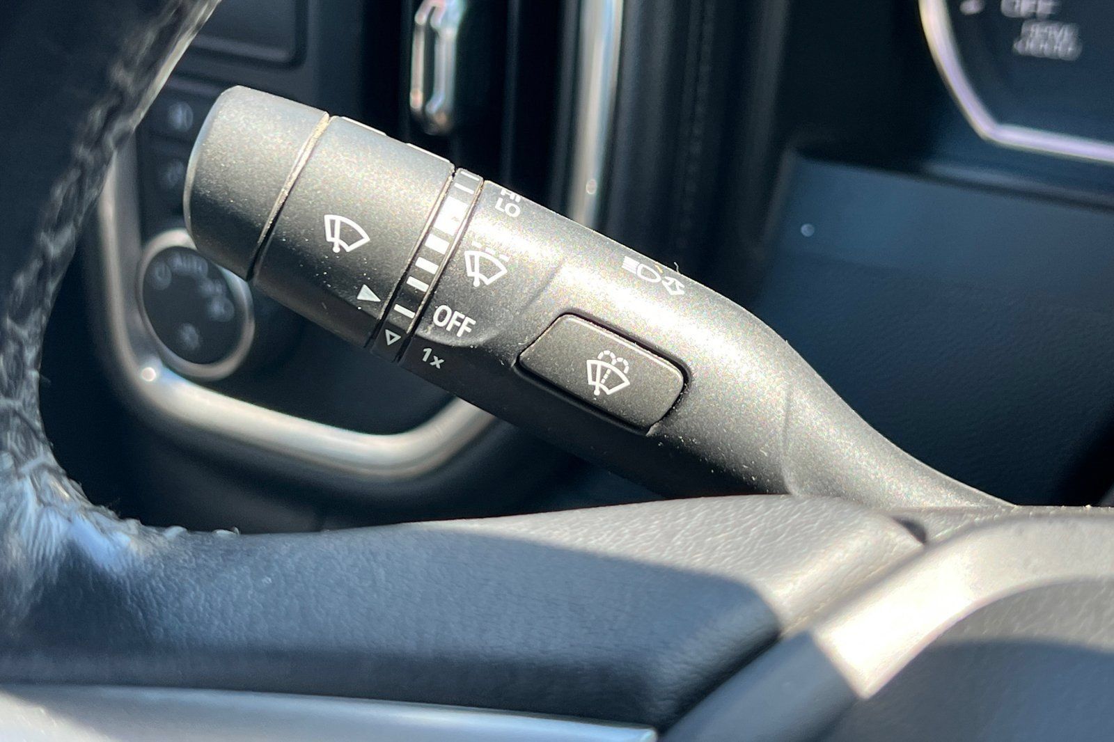 Used 2020 Chevrolet Silverado 1500 RST w/ All-Star Edition RWD image 32