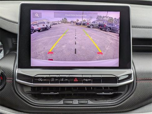 Used 2023 Jeep Compass Trailhawk image 19