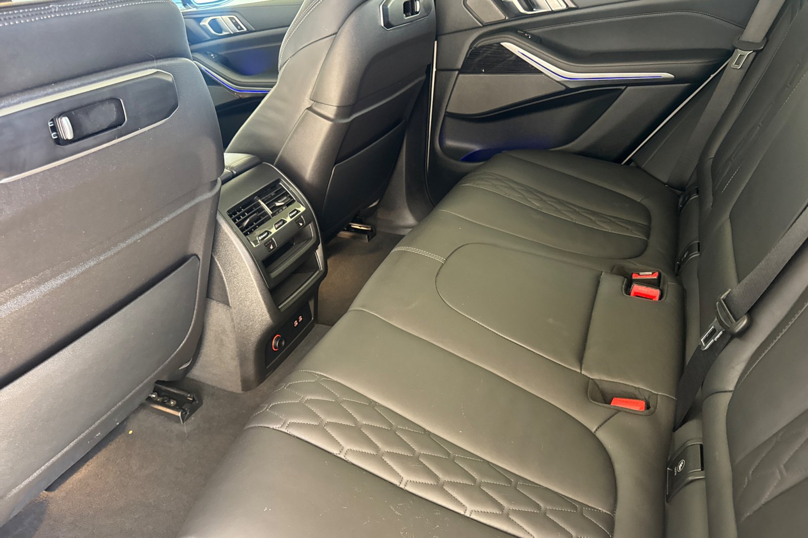 Used 2024 BMW X5 xDrive40i w/ M Sport Package AWD/4WD image 14