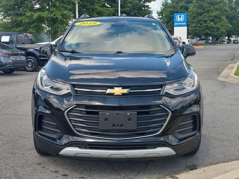 Used 2019 Chevrolet Trax LT w/ LT Convenience Package FWD image 8
