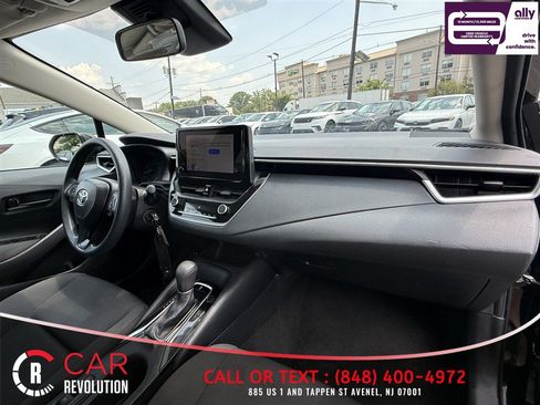 Used 2024 Toyota Corolla LE FWD image 32