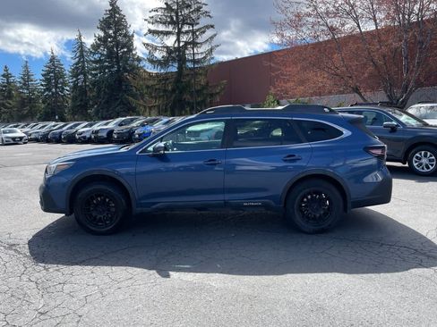 Used 2021 Subaru Outback Premium image 2