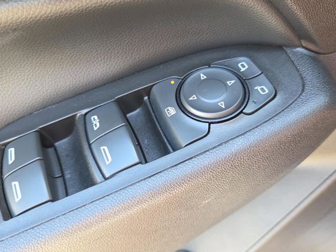 Used 2020 Chevrolet Equinox LT image 28