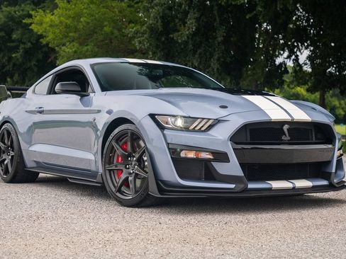 Used 2022 Ford Mustang Shelby GT500 w/ Carbon Fiber Track Pack RWD image 13