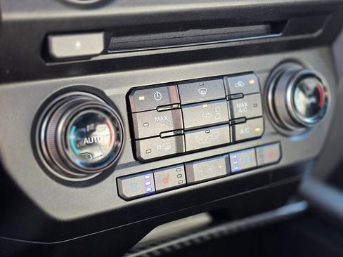 Used 2017 Ford F150 Raptor w/ Equipment Group 802A Luxury image 32