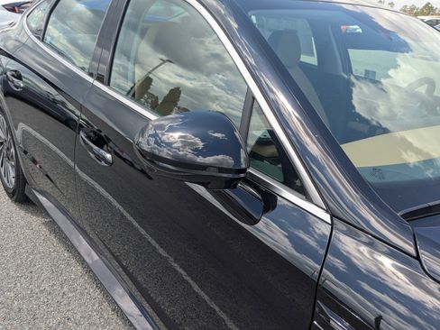 New 2025 Hyundai Sonata Limited FWD image 12