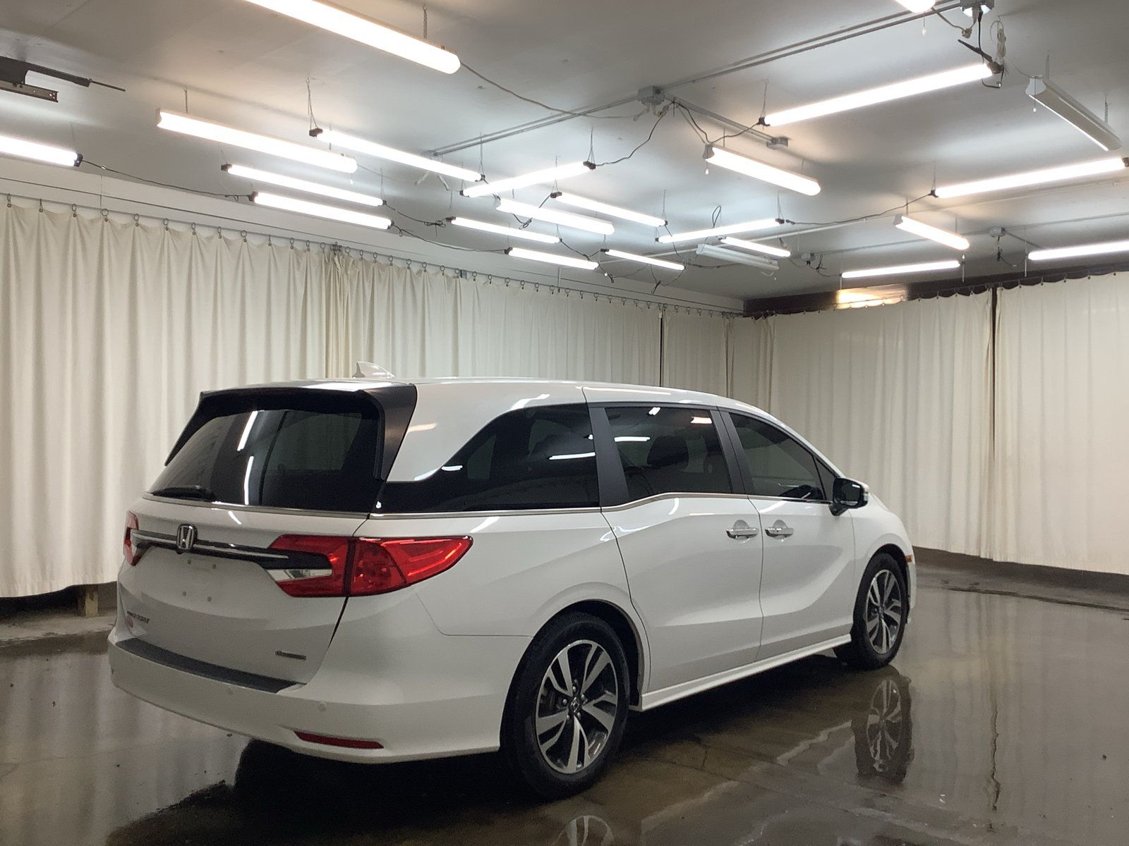 Used 2024 Honda Odyssey Touring image 5