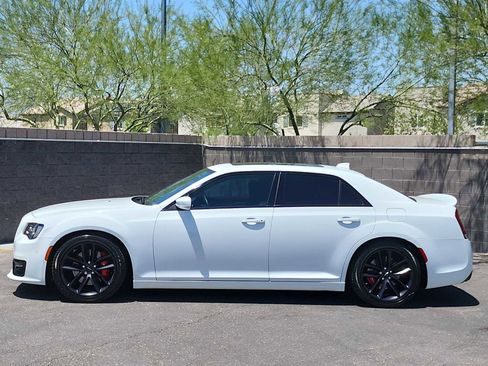 Used 2023 Chrysler 300 C RWD image 5