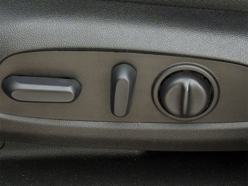 Used 2022 Chevrolet Blazer LT image 23