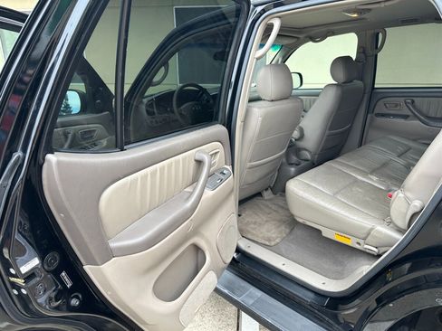 Used 2005 Toyota Sequoia Limited image 18