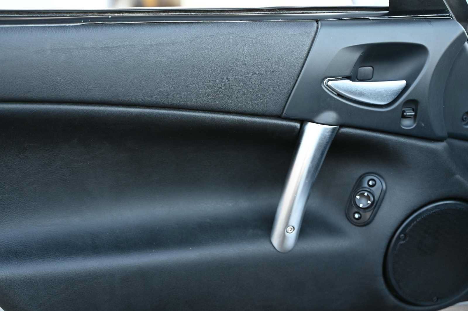 Used 2004 Dodge Viper SRT-10 RWD image 17