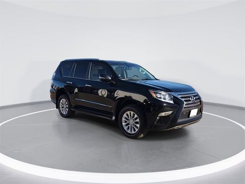 Used 2018 Lexus GX 460 image 2