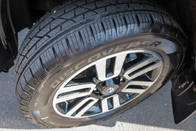 Used 2018 Toyota 4Runner Limited AWD/4WD image 75