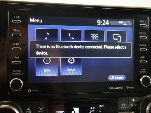 Used 2022 Toyota Highlander XLE image 24