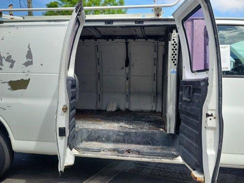 Used 2006 Chevrolet Express 2500 Extended w/ Power and Light Package RWD image 14