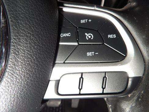 Used 2020 Jeep Compass Latitude image 18