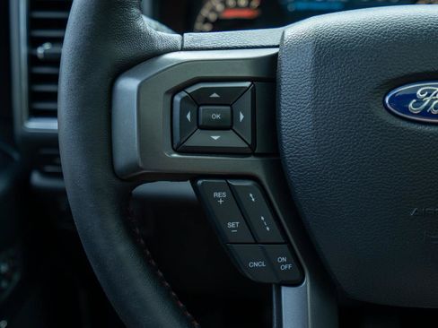 Used 2019 Ford F150 Lariat w/ Equipment Group 502A Luxury AWD/4WD image 14