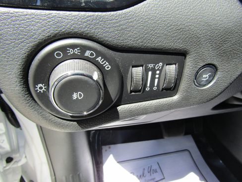 Used 2023 Jeep Cherokee Altitude Lux AWD/4WD image 20
