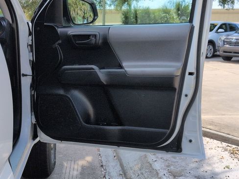 Used 2020 Toyota Tacoma SR AWD/4WD image 20