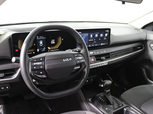 Used 2025 Kia K4 FWD image 5