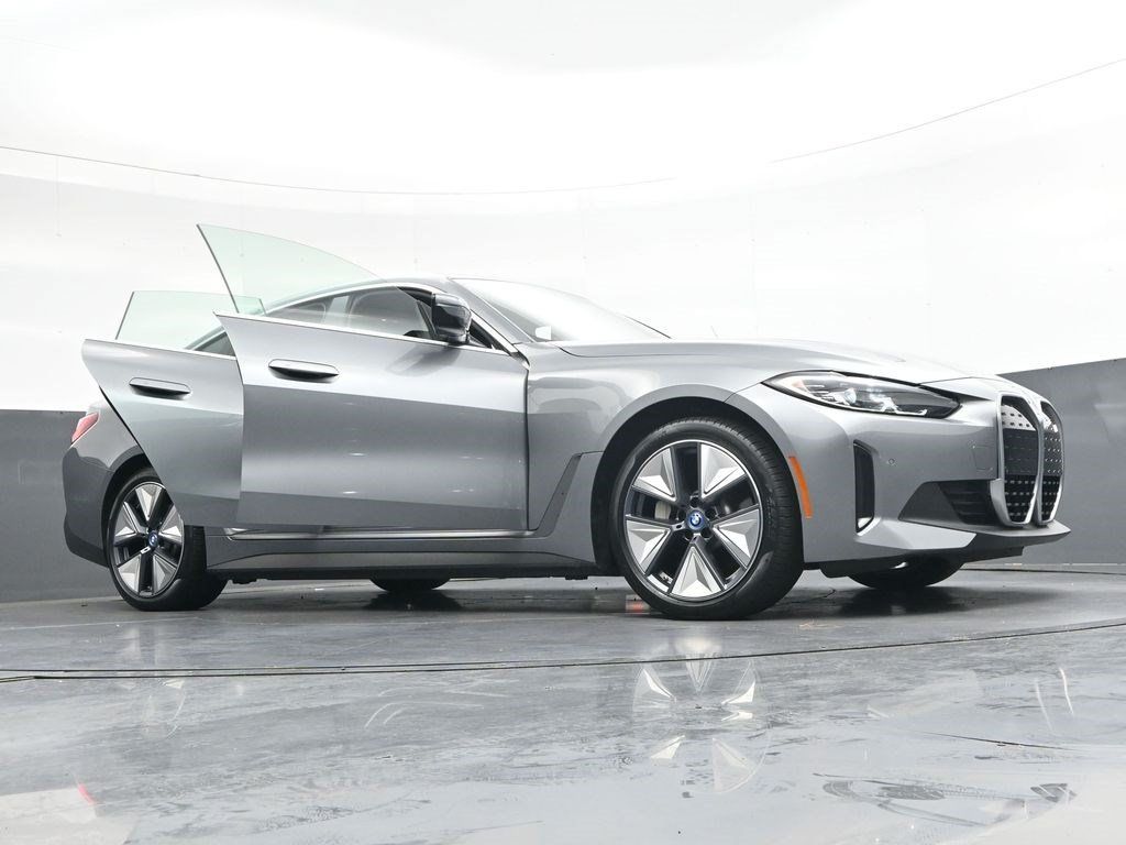 Used 2024 BMW i4 eDrive35 w/ Premium Package RWD image 41