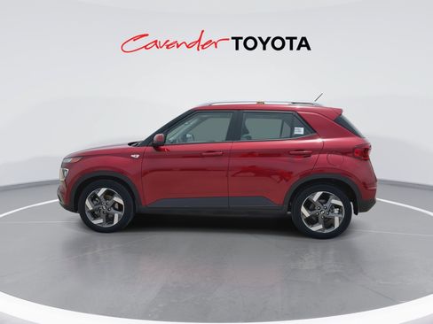 Used 2024 Hyundai Venue SEL FWD image 5