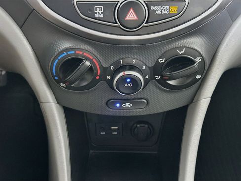 Used 2015 Hyundai Accent GLS FWD image 21