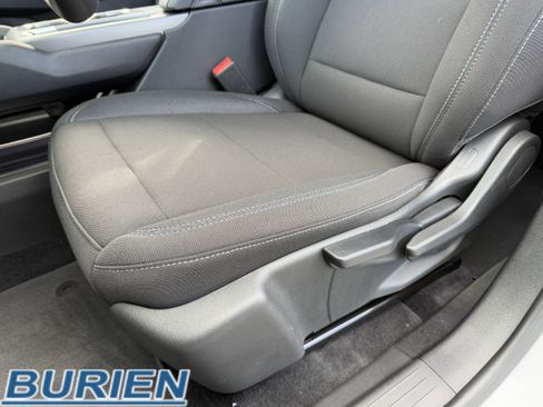 New 2026 Chevrolet Equinox EV LT image 13